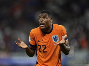 Dumfries Akui Performanya Lebih Baik di Timnas Belanda daripada Inter