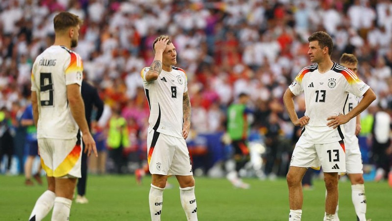 Soccer Football - Euro 2024 - Quarter Final - Spain v Germany - Stuttgart Arena, Stuttgart, Germany - July 5, 2024 Germany's Manuel Neuer looks dejected after the match REUTERS/Heiko Becker     TPX IMAGES OF THE DAY