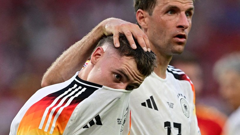 Soccer Football - Euro 2024 - Quarter Final - Spain v Germany - Stuttgart Arena, Stuttgart, Germany - July 5, 2024 Germany's Manuel Neuer looks dejected after the match REUTERS/Heiko Becker     TPX IMAGES OF THE DAY