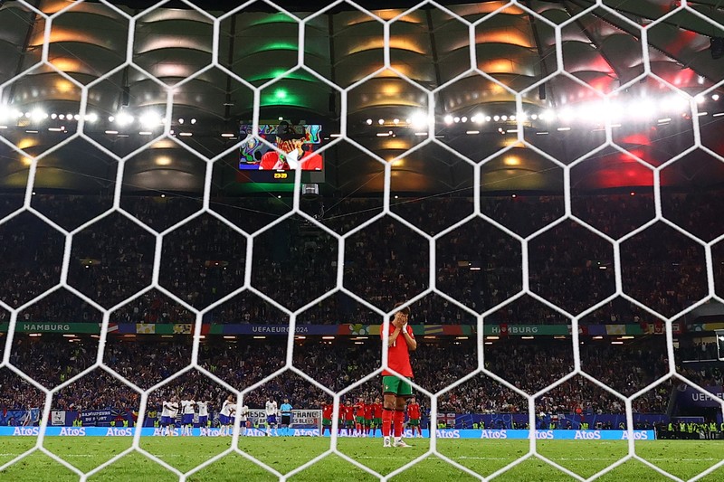 Soccer Football - Euro 2024 - Quarter Final - Portugal v France - Hamburg Volksparkstadion, Hamburg, Germany - July 5, 2024 Portugal's Cristiano Ronaldo looks dejected after missing a chance to score REUTERS/Annegret Hilse     TPX IMAGES OF THE DAY