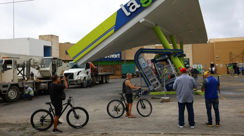 Las palmeras se balancean mientras la tormenta tropical Beryl avanza en Progreso, México, el 5 de julio de 2024.  REUTERS/Lorenzo Hernández