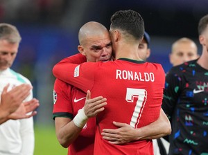 Pepe Pensiun, Ronaldo Beri Penghormatan