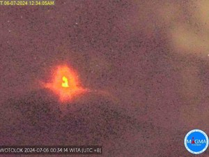 Dua Gunung di NTT Meletus Pagi Ini