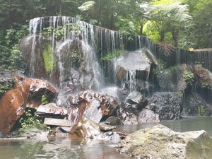 Goa Rajo Bangli, Keindahan Air Terjun dan Kolam Alami di Bali