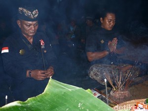 Benarkah Malam 1 Suro Tak Boleh Bicara?