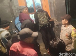 1.200 Pendaki Naik ke Gunung Lawu untuk Ritual Suroan