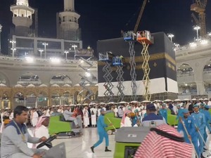 Detik-detik Momen Sakral Pergantian Kiswah Kabah
