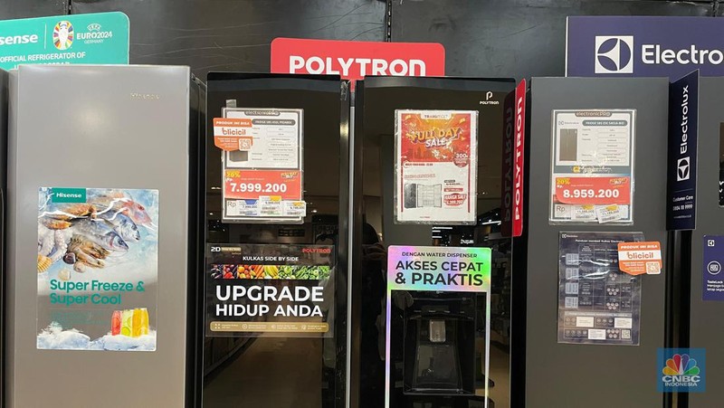 Transmart kembali menghadirkan promo besar-besaran “Transmart Fullday Sale” hingga 50 persen dengan tambahan diskon 20 persen di seluruh gerai di Indonesia sejak toko buka hingga pukul 22.00, Minggu (7/7/2024). (CNBC Indonesia/Rindi Salsabila)
