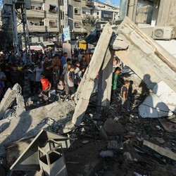 Israel Bunuh Wakil Menteri Hamas, Bombardir Sekolah PBB di Gaza