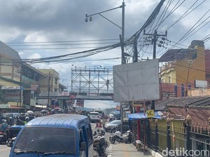 Iklan Miras di Jalur Puncak Cianjur Akhirnya Diturunkan