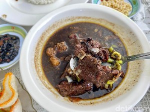 Tak Semua Rawon Pakai Keluak