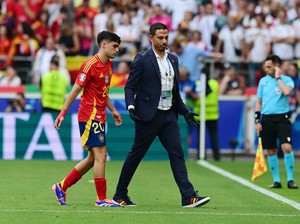 Pedri Cedera, Kini Jadi Suporter Spanyol di Bench