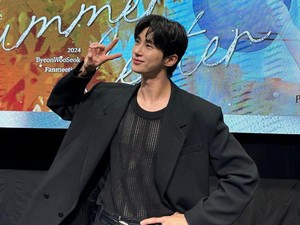 Fans Korea Ngeluh Pengamanan Lebay Byeon Woo Seok di Bandara