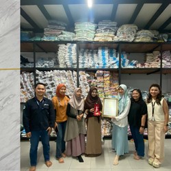 Lewat Shopee Live, Pria Ini Sukses Perkuat UMKM di Kampung Halaman