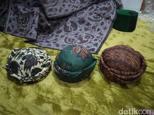 Uniknya Ikat Kepala Khas Benda Kerep Cirebon, Dibentuk Pakai Lem Aci