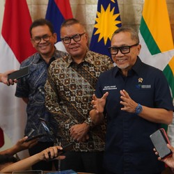 Kronologi Terbitnya Aturan Impor, Versi Zulhas: Ada Telpon Pukul 02.00
