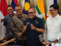 Kronologi Terbitnya Aturan Impor, Versi Zulhas: Ada Telpon Pukul 02.00