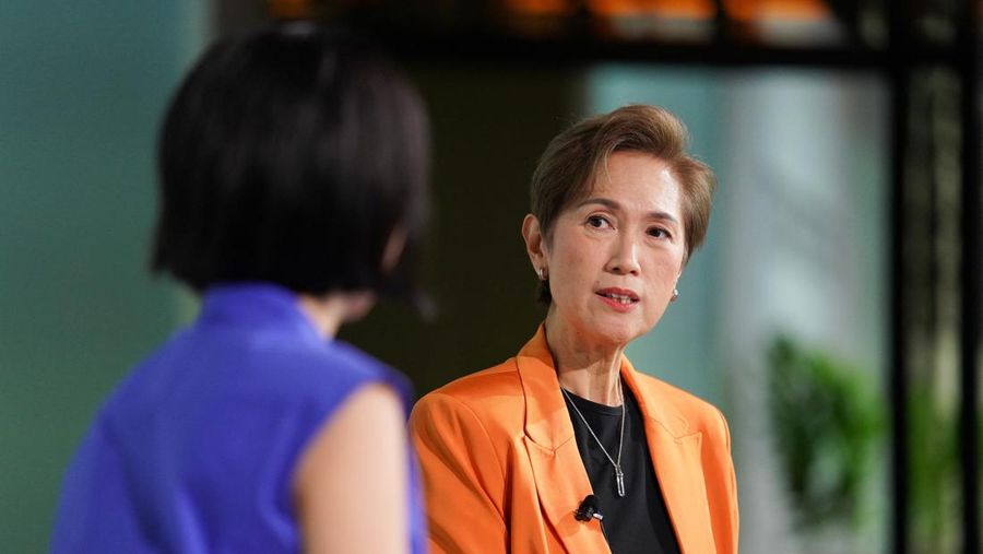 Menteri Komunikasi dan Informasi Singapura Josephine Teo berbicara pada konferensi Reuters NEXT di Singapura 9 Juli 2024. (REUTERS/Ore Huiying)