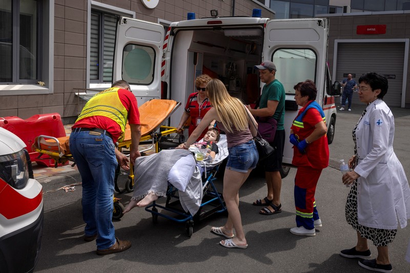 Pasca serangan rudal Rusia di Rumah Sakit Anak Okhmatdyt di Kyiv, Ukraina, Selasa (9/7/2024). (REUTERS/Thomas Peter) Pasca serangan rudal Rusia di Rumah Sakit Anak Okhmatdyt di Kyiv, Ukraina, Selasa (9/7/2024). (REUTERS/Thomas Peter)