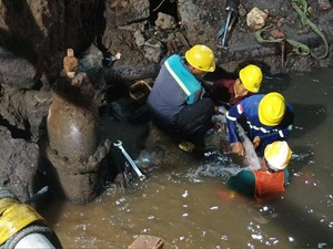 Perbaikan Kebocoran Pipa PDAM Imbas Proyek Tunnel TIJ Surabaya Tuntas
