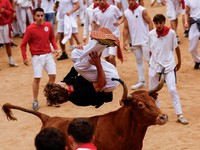Potret Festival San Fermin Spanyol, Ribuan Orang Dikejar Banteng