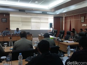 Komisi A DPRD DKI Minta Pengelola Segera Bongkar Tower di Atas Masjid Jakut
