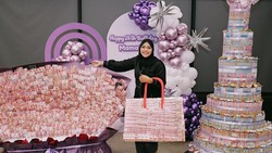 Atta Halilintar Hadiahi Aurel Gunungan Uang Bertingkat 12