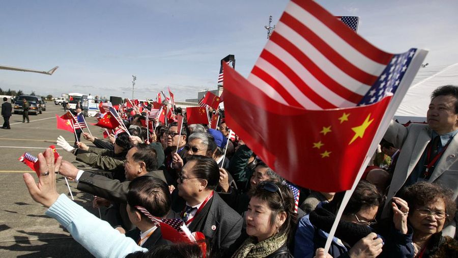 Bendera AS dan China. (AP Photo)