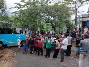 Bus Rombongan PKK Terguling di Kemuning Karanganyar, Ini Pengakuan Sopir