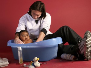 Blak-blakan Messi soal Foto Mandikan Bayi Lamine Yamal