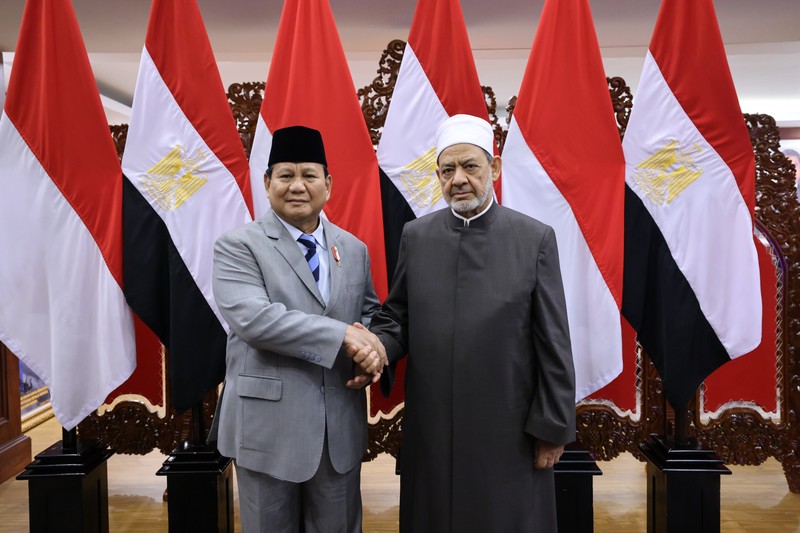 Menteri Pertahanan (Menhan) RI Prabowo Subianto menerima kunjungan dari Grand Syekh atau Imam Besar Al Azhar Mesir, Ahmed Al Tayeb di Kementerian Pertahanan, Rabu (10/7/2024). (Dok. Kementerian Pertahanan) Menteri Pertahanan (Menhan) RI Prabowo Subianto menerima kunjungan dari Grand Syekh atau Imam Besar Al Azhar Mesir, Ahmed Al Tayeb di Kementerian Pertahanan, Rabu (10/7/2024). (Dok. Kementerian Pertahanan)