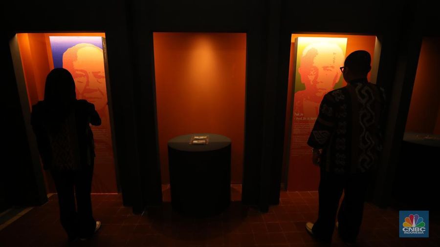 Pameran temporer Museum Bank Indonesia dengan nama D'Commentry (The Comunication and Education on Numismatic History) dengan tema 