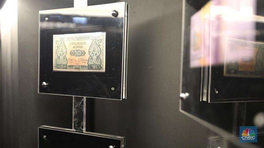 Pameran temporer Museum Bank Indonesia dengan nama D'Commentry (The Comunication and Education on Numismatic History) dengan tema 