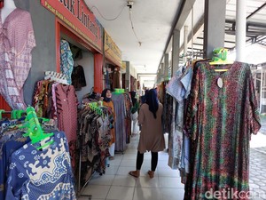 Pasar Batik Trusmi, Sentranya Ragam Batik Asli Cirebon