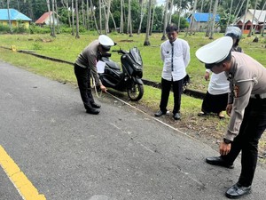 Pemotor Wanita Bonceng 3 Vs Pikap Adu Banteng di Selayar, 3 Korban Luka-luka