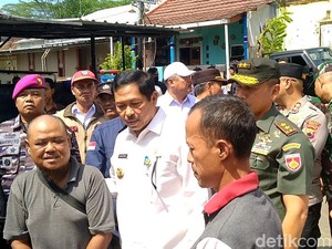 Tinjau Dampak Gempa Batang, Nana Sudjana Soroti Kualitas Bangunan