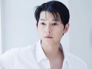 Potensi Besar Song Joong Ki Main Drakor dari Sutradara Yumis Cells