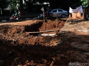 Ibu Gendong Anak Tercebur ke Galian Kabel, Ini Respons Walkot Jaktim