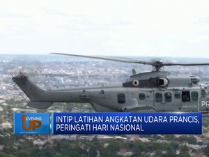 Angkatan Udara Prancis Latihan Parade Jelang Peringatan Hari Nasional