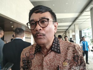 Video Djarot PDIP soal Kaesang Pakai Rompi Putra Mulyono: Tanya, Dia Anaknya Bukan?