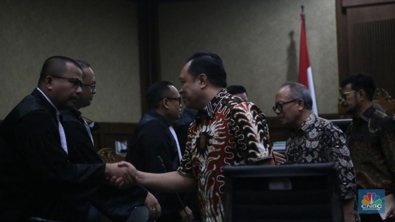 Majelis Hakim Pengadilan Tindak Pidana Korupsi Jakarta menjatuhkan pidana terhadap terdakwa mantan Menteri Pertanian Syahrul Yasin Limpo pidana penjara 10 tahun dan denda sejumlah Rp 300 juta dalam tindak pidana pemerasan dan gratifikasi di lingkungan Kementerian Pertanian di Pengadilan Tipikor Jakarta, Kamis (11/7/2024). (CNBC Indonesia/Muhammad Sabki)