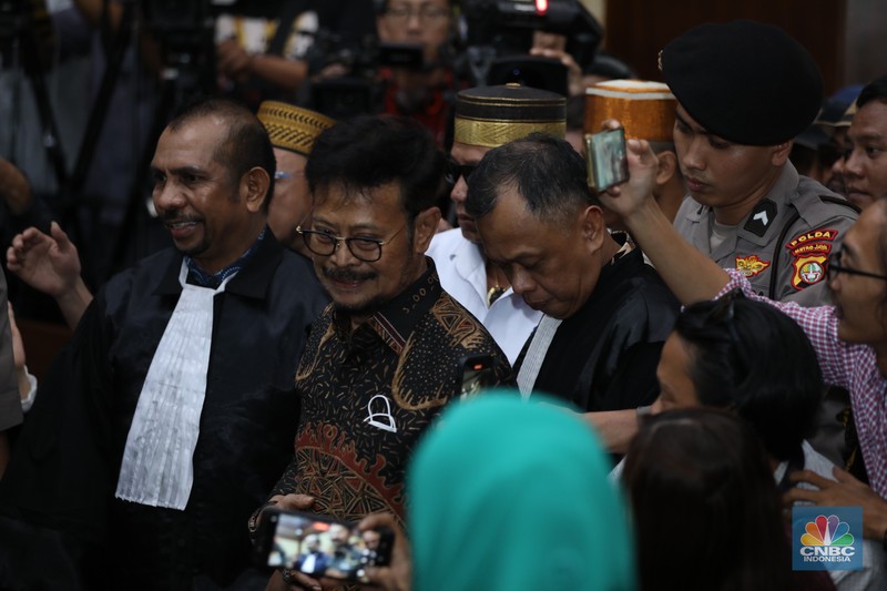 Mantan Menteri Pertanian (Mentan) Syahrul Yasin Limpo (SYL) tiba di Pengadilan Tipikor Jakarta, Kamis  11/7/2024). SYL akan menjalani sidang putusan, yakni pembacaan dakwaan terkait kasus korupsi di Kementerian Pertanian (Kementan). (CNBC Indonesia/Tri Susilo)