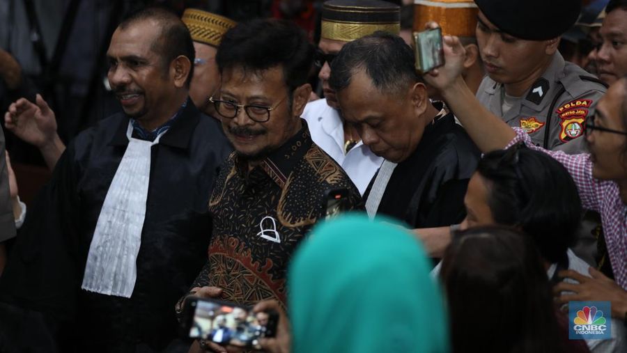 Mantan Menteri Pertanian (Mentan) Syahrul Yasin Limpo (SYL) tiba di Pengadilan Tipikor Jakarta, Kamis  11/7/2024). SYL akan menjalani sidang putusan, yakni pembacaan dakwaan terkait kasus korupsi di Kementerian Pertanian (Kementan). (CNBC Indonesia/Tri Susilo)