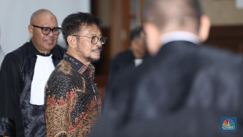 Mantan Menteri Pertanian (Mentan) Syahrul Yasin Limpo (SYL) tiba di Pengadilan Tipikor Jakarta, Kamis  11/7/2024). SYL akan menjalani sidang putusan, yakni pembacaan dakwaan terkait kasus korupsi di Kementerian Pertanian (Kementan). (CNBC Indonesia/Tri Susilo)