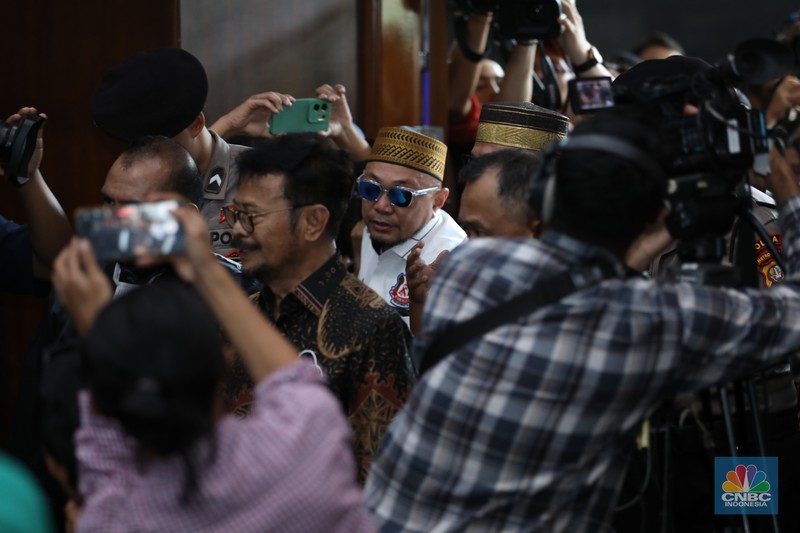 Mantan Menteri Pertanian (Mentan) Syahrul Yasin Limpo (SYL) tiba di Pengadilan Tipikor Jakarta, Kamis  11/7/2024). SYL akan menjalani sidang putusan, yakni pembacaan dakwaan terkait kasus korupsi di Kementerian Pertanian (Kementan). (CNBC Indonesia/Tri Susilo)