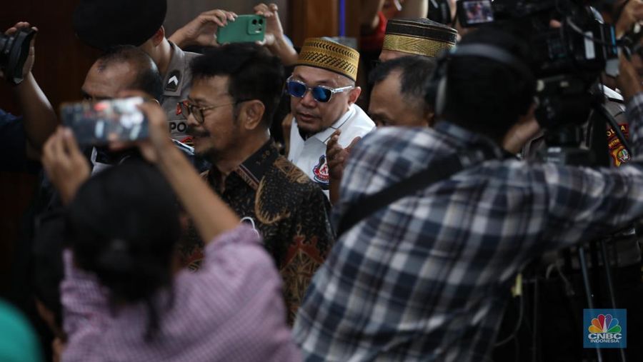 Mantan Menteri Pertanian (Mentan) Syahrul Yasin Limpo (SYL) tiba di Pengadilan Tipikor Jakarta, Kamis  11/7/2024). SYL akan menjalani sidang putusan, yakni pembacaan dakwaan terkait kasus korupsi di Kementerian Pertanian (Kementan). (CNBC Indonesia/Tri Susilo)