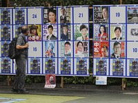 Geger Pilkada Tokyo, Cagub Pasang Poster Wanita Telanjang-Buat Video