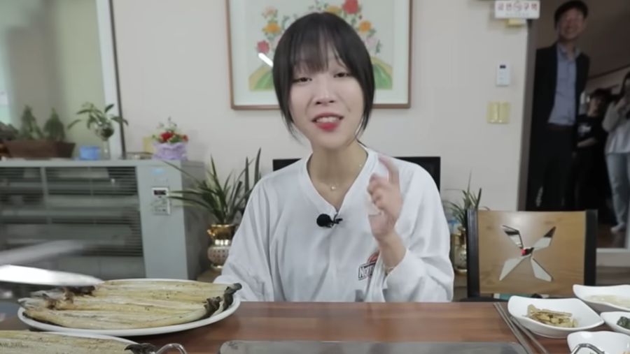 Tzuyang, seorang YouTuber mukbang asal Korea Selatan. (Tangkapan layar YouTube/Tzuyang)