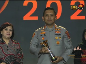 AKBP Rio Wahyu Anggoro Raih Hoegeng Awards 2024 Polisi Pelindung Perempuan & Anak