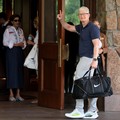 Kalimat Ngeri Trump Ancam Bos Apple Setop Rakit iPhone di India